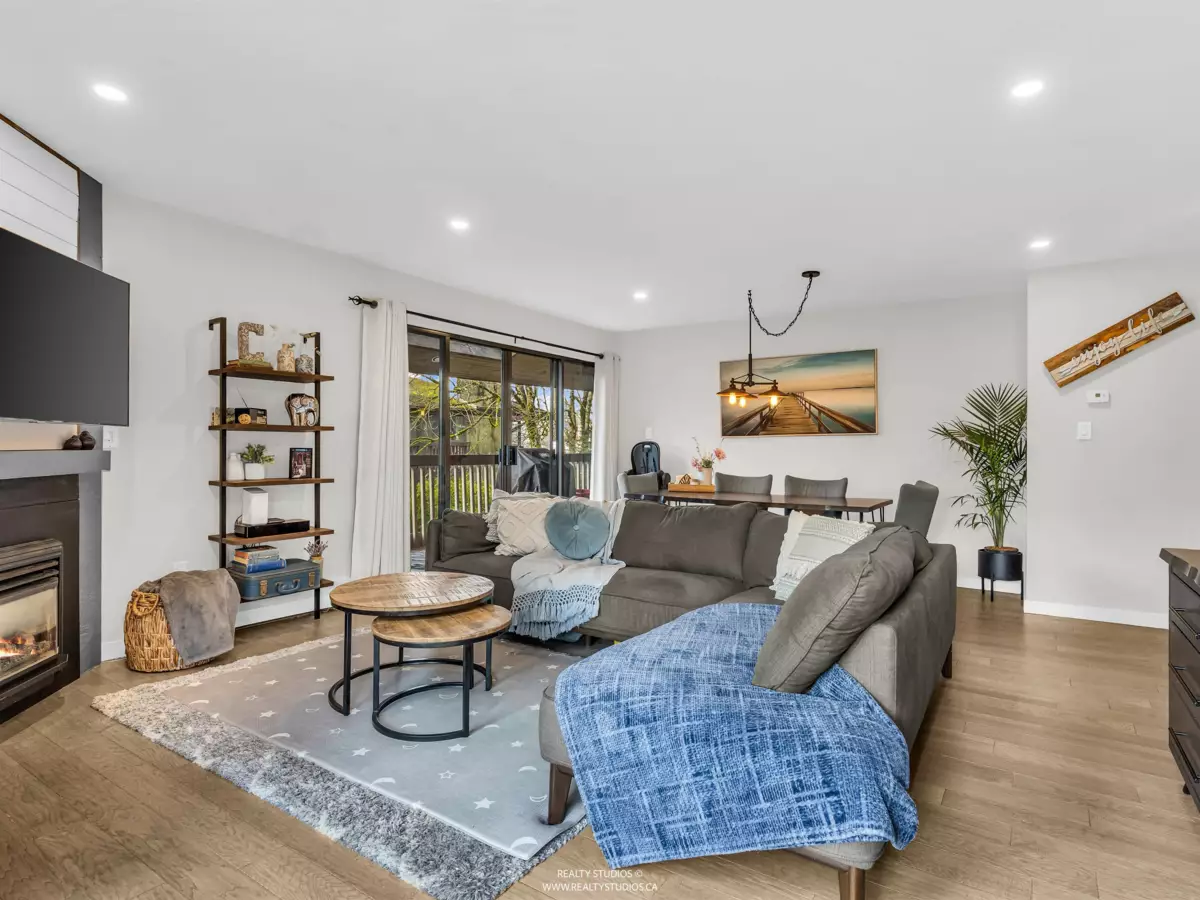 Family Room Photo of 303 708 Eighth Avenue, New Westminster, BC