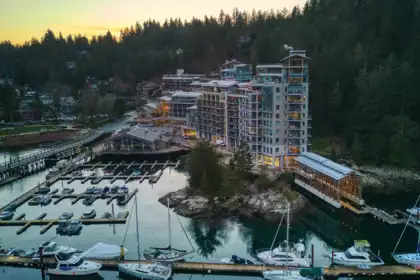 201 6707 Nelson Avenue, West Vancouver, BC