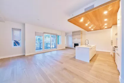 201 6707 Nelson Avenue, West Vancouver, BC