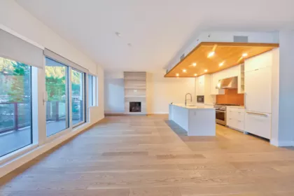 Kitchen Photo of 201 6707 Nelson Avenue, West Vancouver, BC