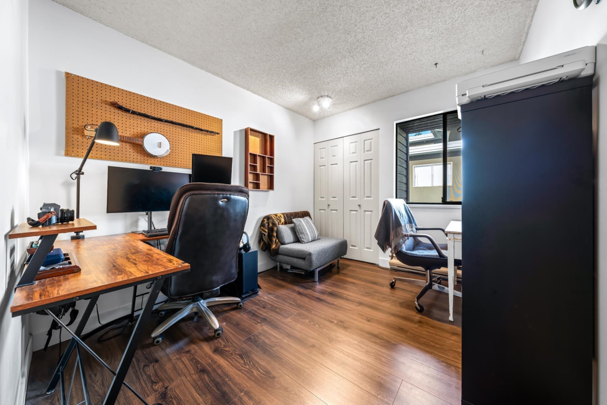 Bedroom 2 Photo of 307 315 Tenth Street, New Westminster, BC