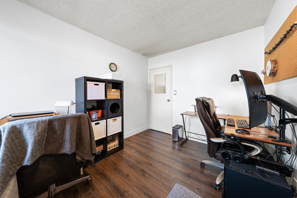 Bedroom 3 Photo of 307 315 Tenth Street, New Westminster, BC