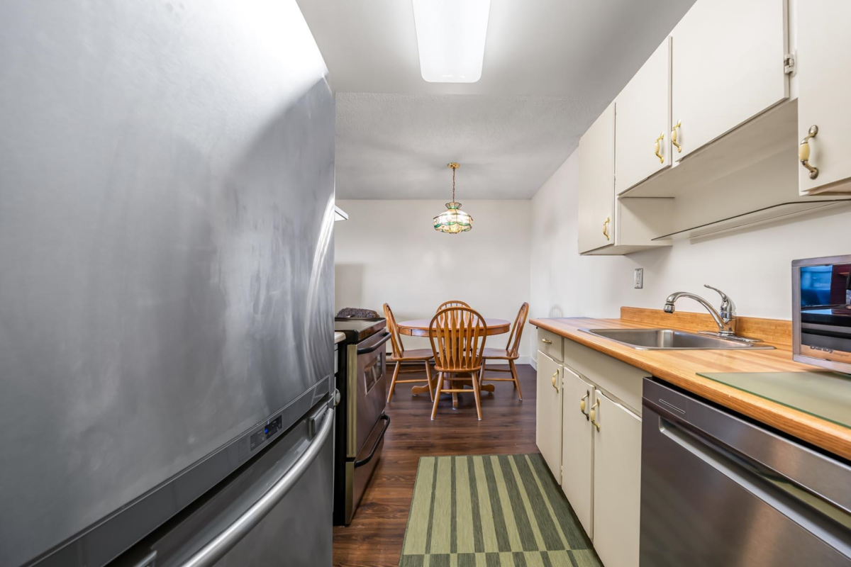 Breakfast Nook Photo of 307 315 Tenth Street, New Westminster, BC