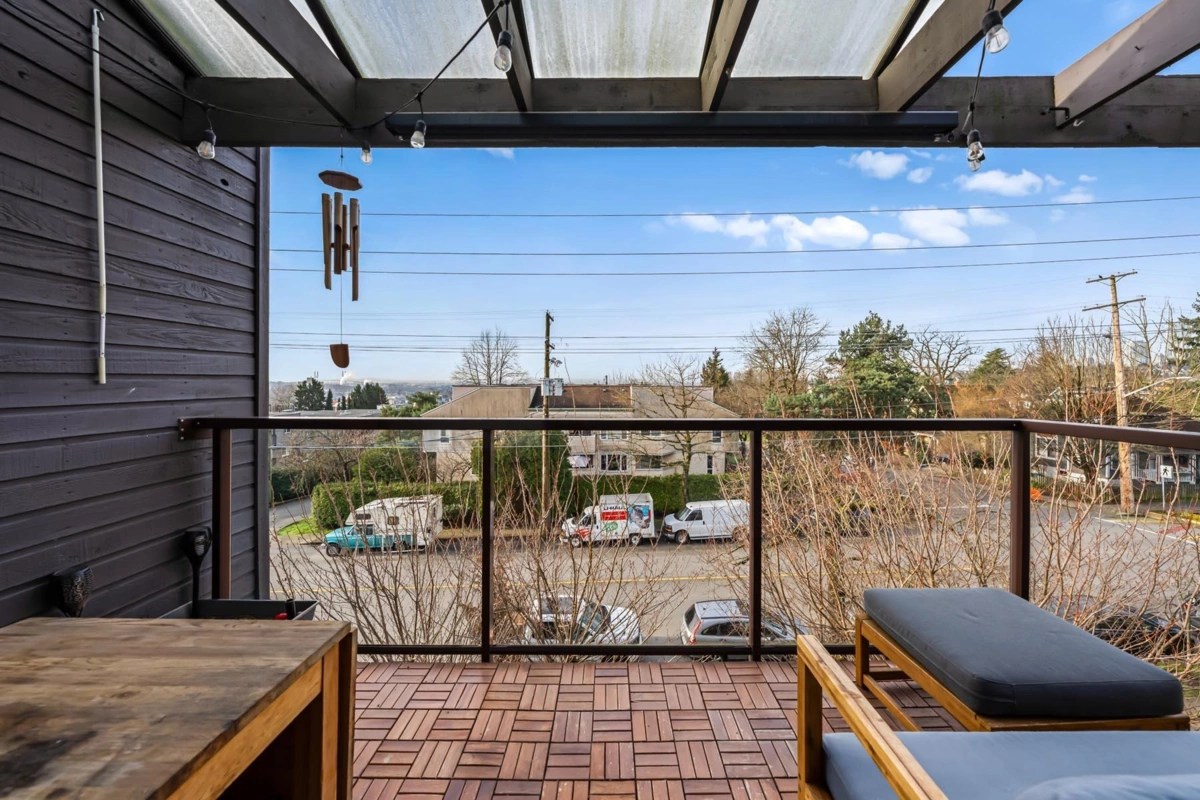 Guest Bathroom Photo of 307 315 Tenth Street, New Westminster, BC