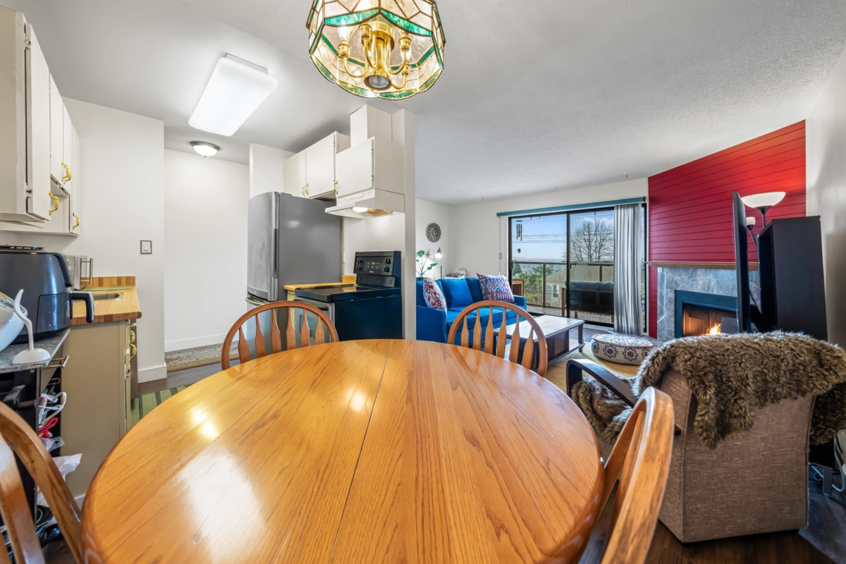 Pantry Photo of 307 315 Tenth Street, New Westminster, BC