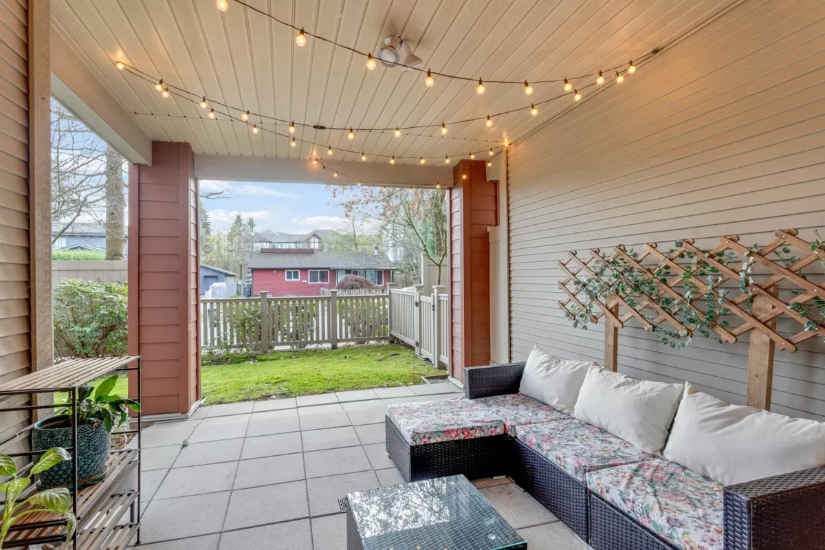 Exterior Front Photo of 102 15385 101a Avenue, Surrey, BC
