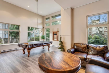 Entry Foyer Photo of 102 15385 101a Avenue, Surrey, BC