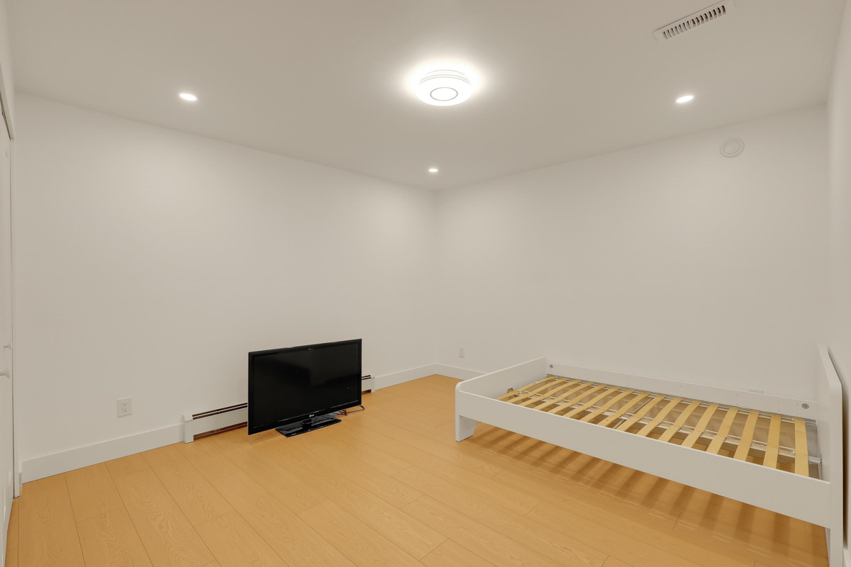 Aerial View of 907 Sprice Avenue, Coquitlam, BC