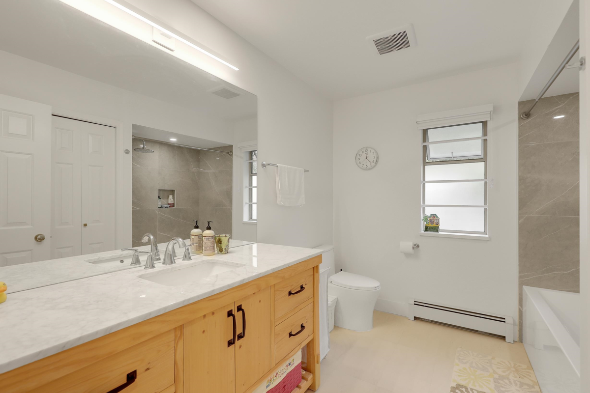 Garage Interior Photo of 907 Sprice Avenue, Coquitlam, BC