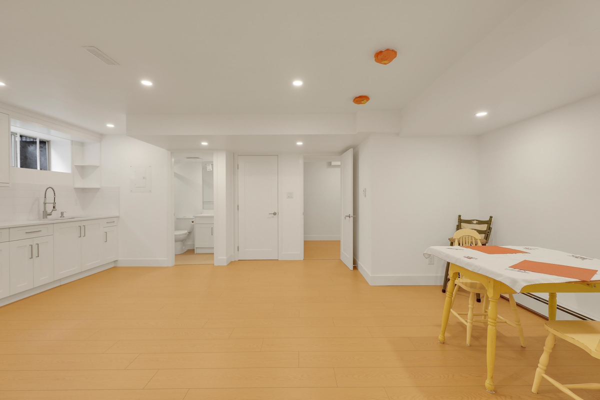 Outdoor Kitchen Photo of 907 Sprice Avenue, Coquitlam, BC