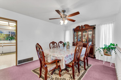 Kitchen Island Photo of 16059 93 Avenue, Surrey, BC