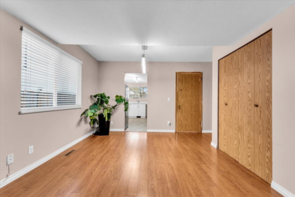 Mudroom Photo of 16059 93 Avenue, Surrey, BC