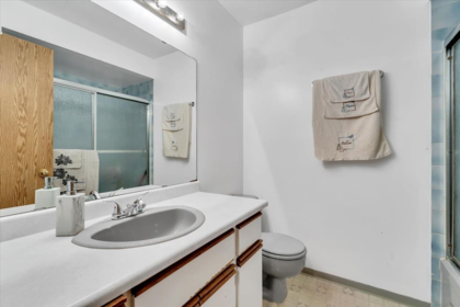 Powder Room Photo of 16059 93 Avenue, Surrey, BC