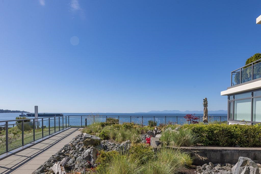 Basement Recreation Room Photo of 203 5665 Teredo Street, Sechelt, BC