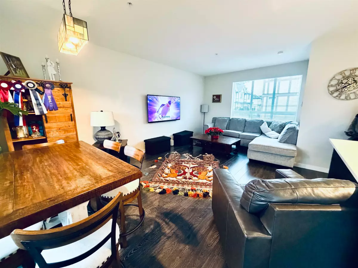 Family Room Photo of 30 7848 209 Street, Langley, BC