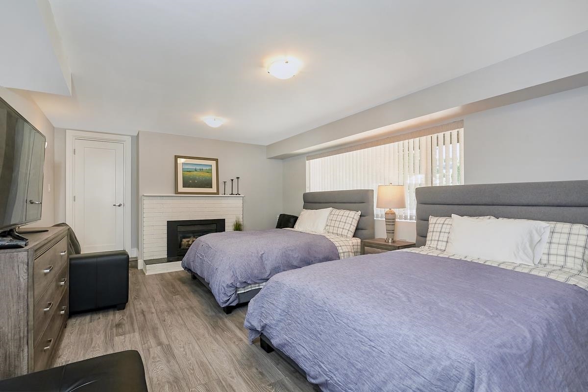 Entry Foyer Photo of 630 Sydney Avenue, Coquitlam, BC