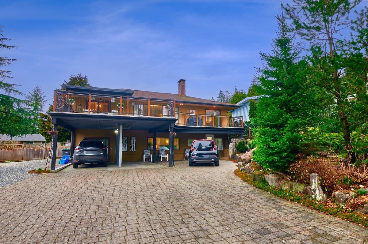 Family Room Photo of 630 Sydney Avenue, Coquitlam, BC