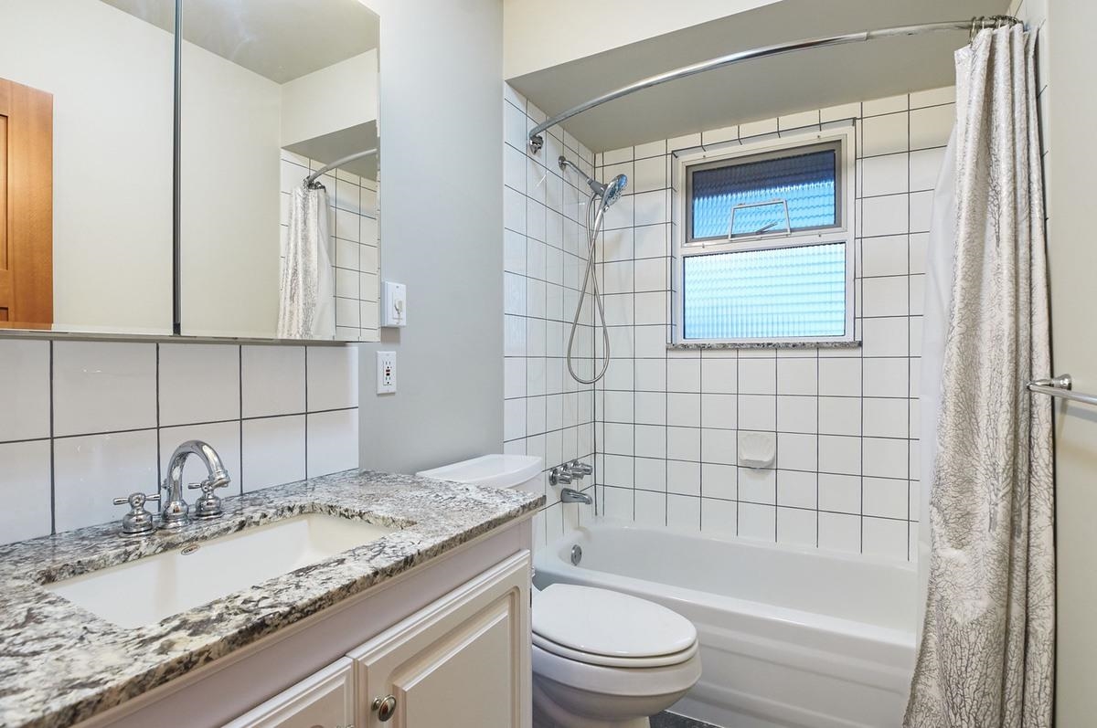 Mudroom Photo of 630 Sydney Avenue, Coquitlam, BC