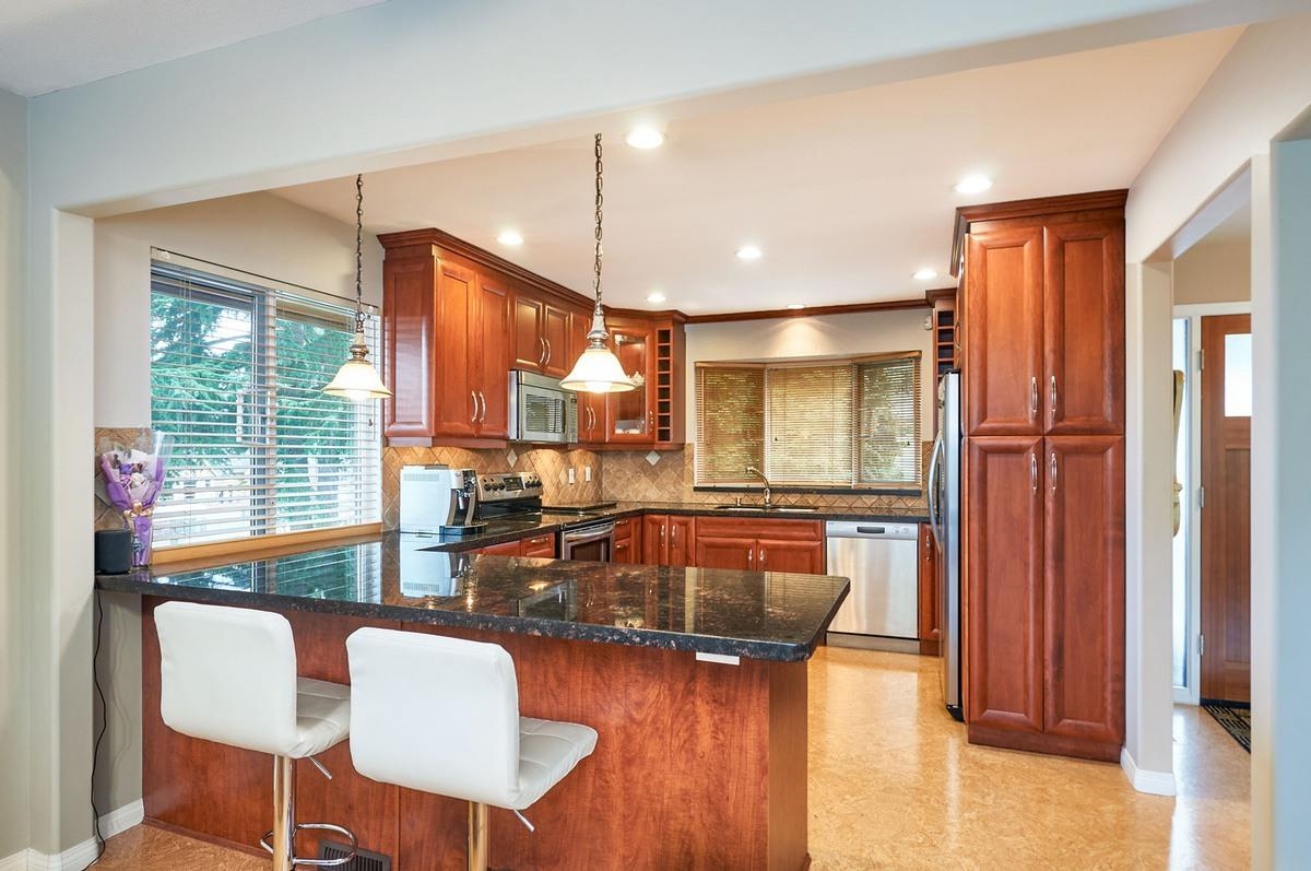 Primary Bathroom Photo of 630 Sydney Avenue, Coquitlam, BC