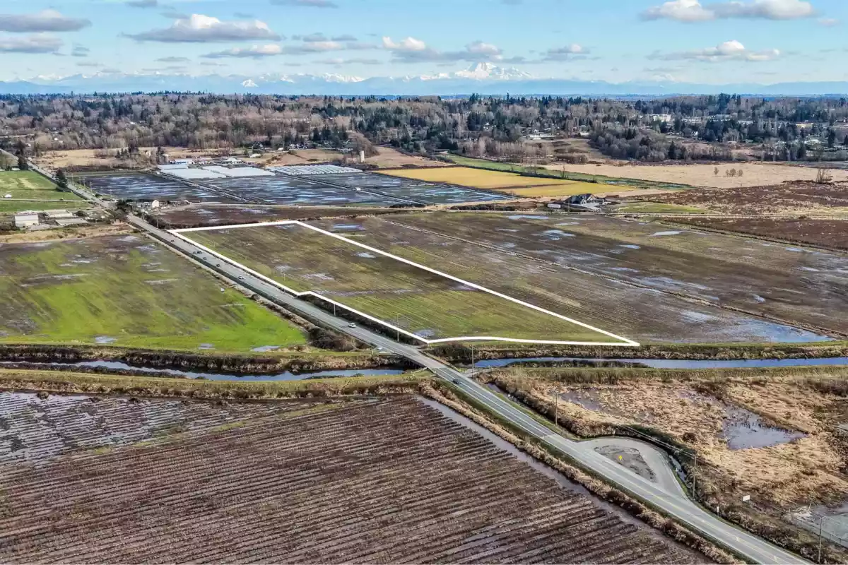 Living Room Photo of 17972 80 Avenue, Surrey, BC