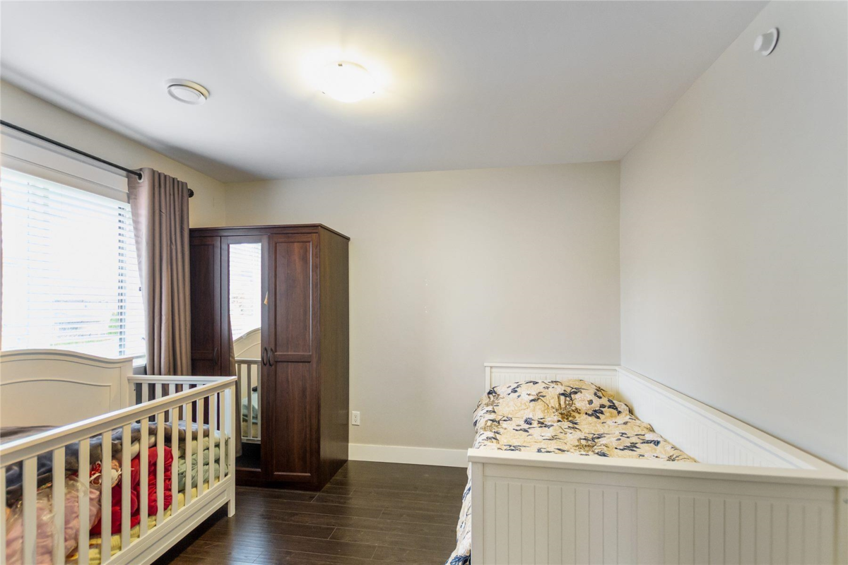 Basement Recreation Room Photo of 629 Thirteenth Street, New Westminster, BC