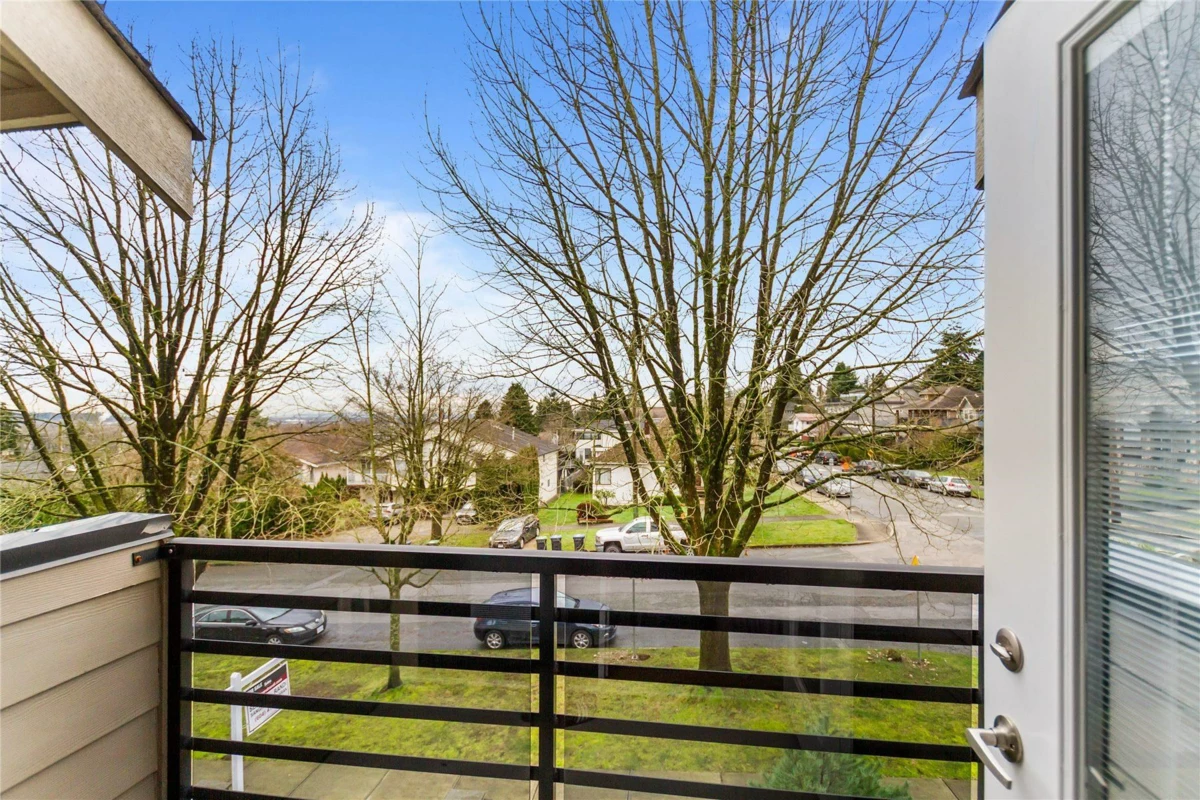 Bedroom 2 Photo of 629 Thirteenth Street, New Westminster, BC