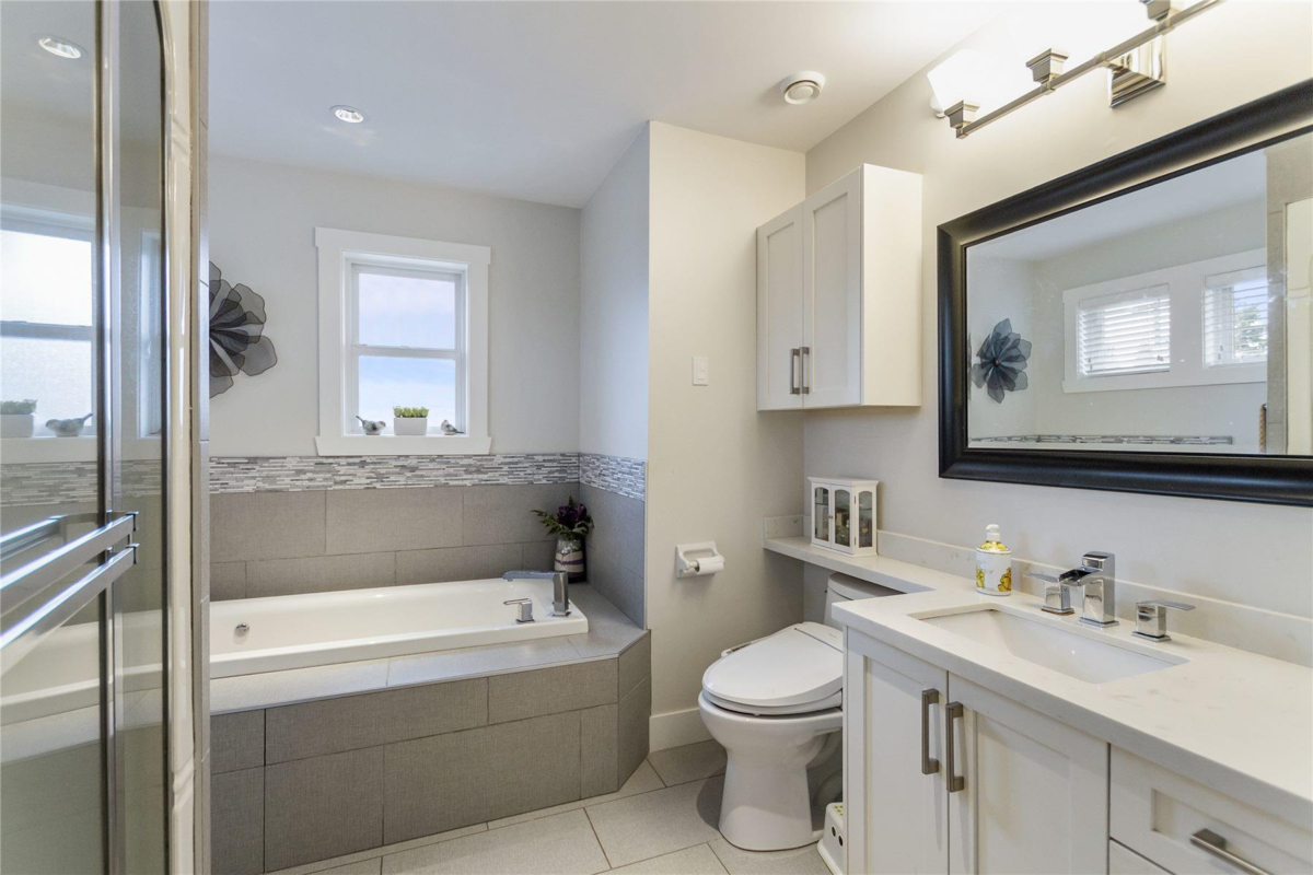 Bedroom 4 Photo of 629 Thirteenth Street, New Westminster, BC