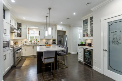 629 Thirteenth Street, New Westminster, BC