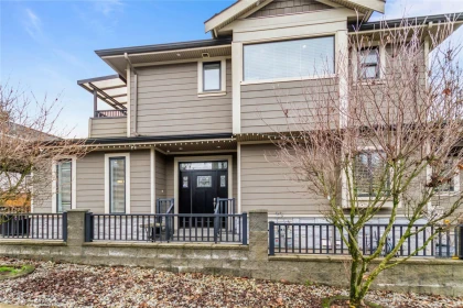 629 Thirteenth Street, New Westminster, BC
