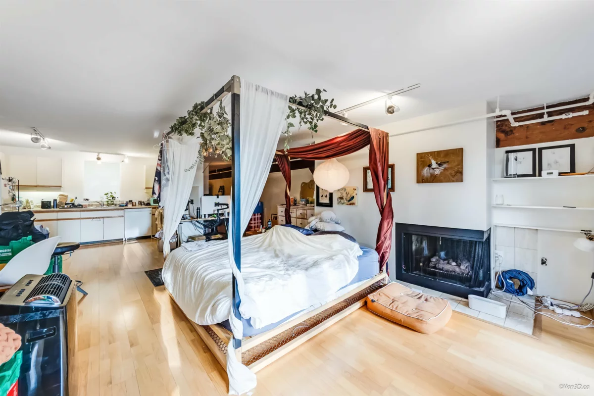 Kitchen Photo of 5-1 550 Beatty Street, Vancouver, BC