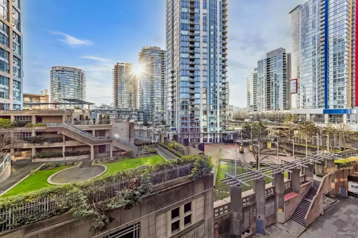 Loft / Bonus Room Photo of 5-1 550 Beatty Street, Vancouver, BC