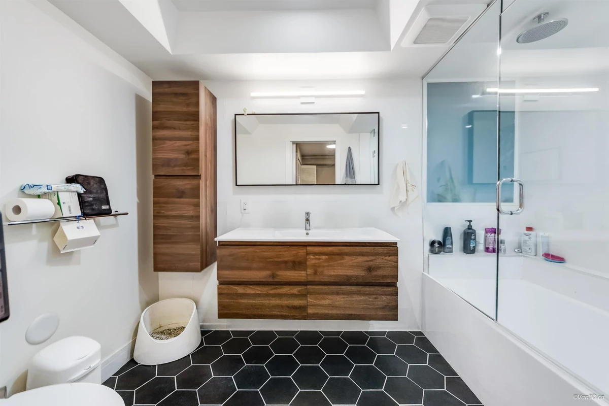 Mudroom Photo of 5-1 550 Beatty Street, Vancouver, BC