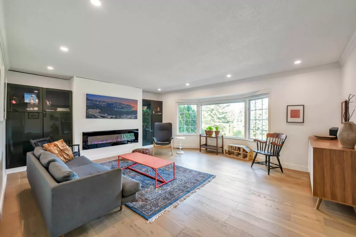 Family Room Photo of 5560 Greenleaf Road, West Vancouver, BC