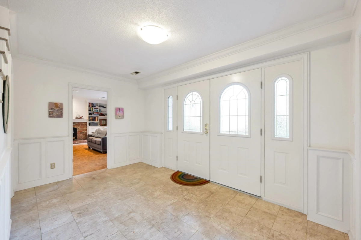 Garage Interior Photo of 5560 Greenleaf Road, West Vancouver, BC