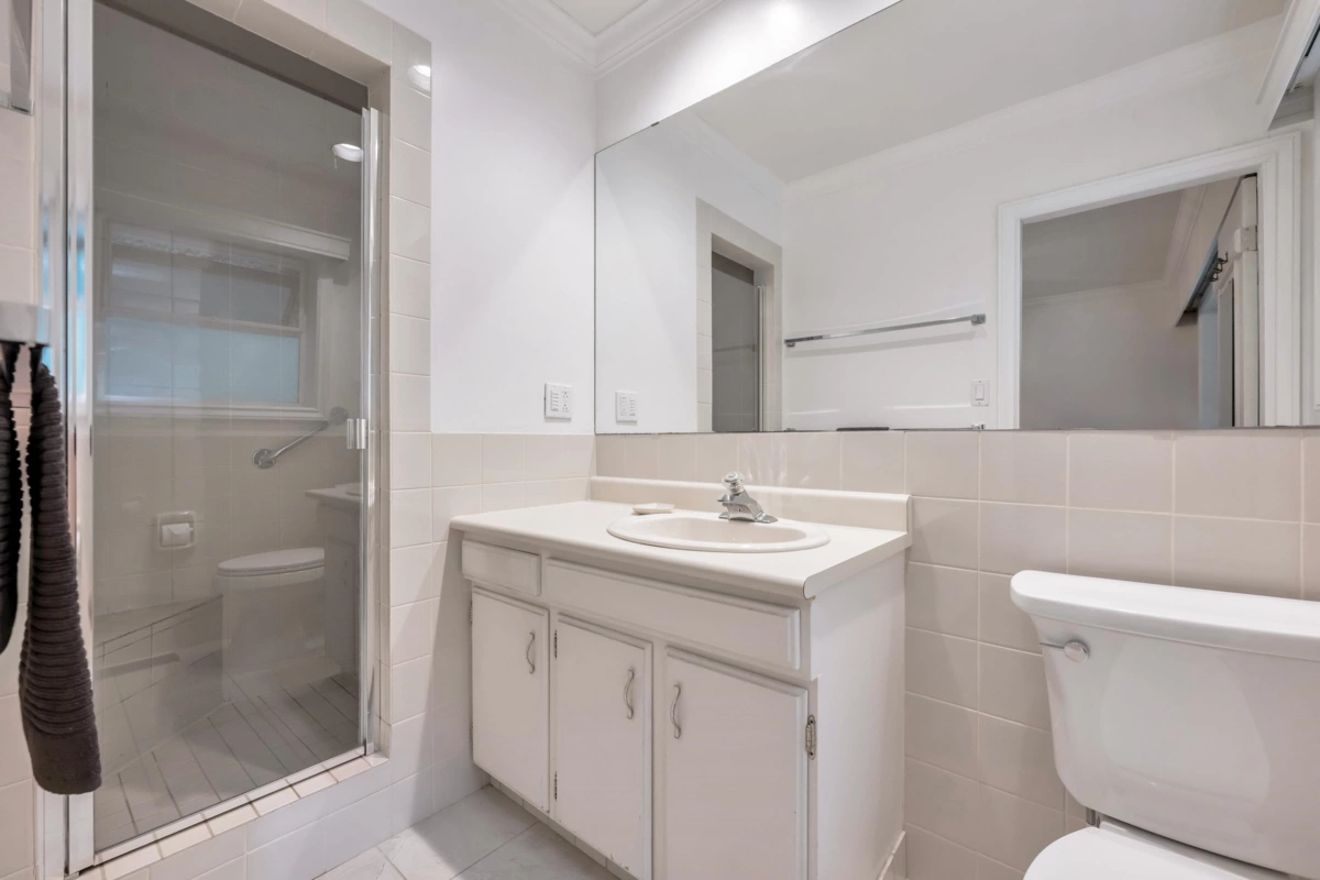 Loft / Bonus Room Photo of 5560 Greenleaf Road, West Vancouver, BC