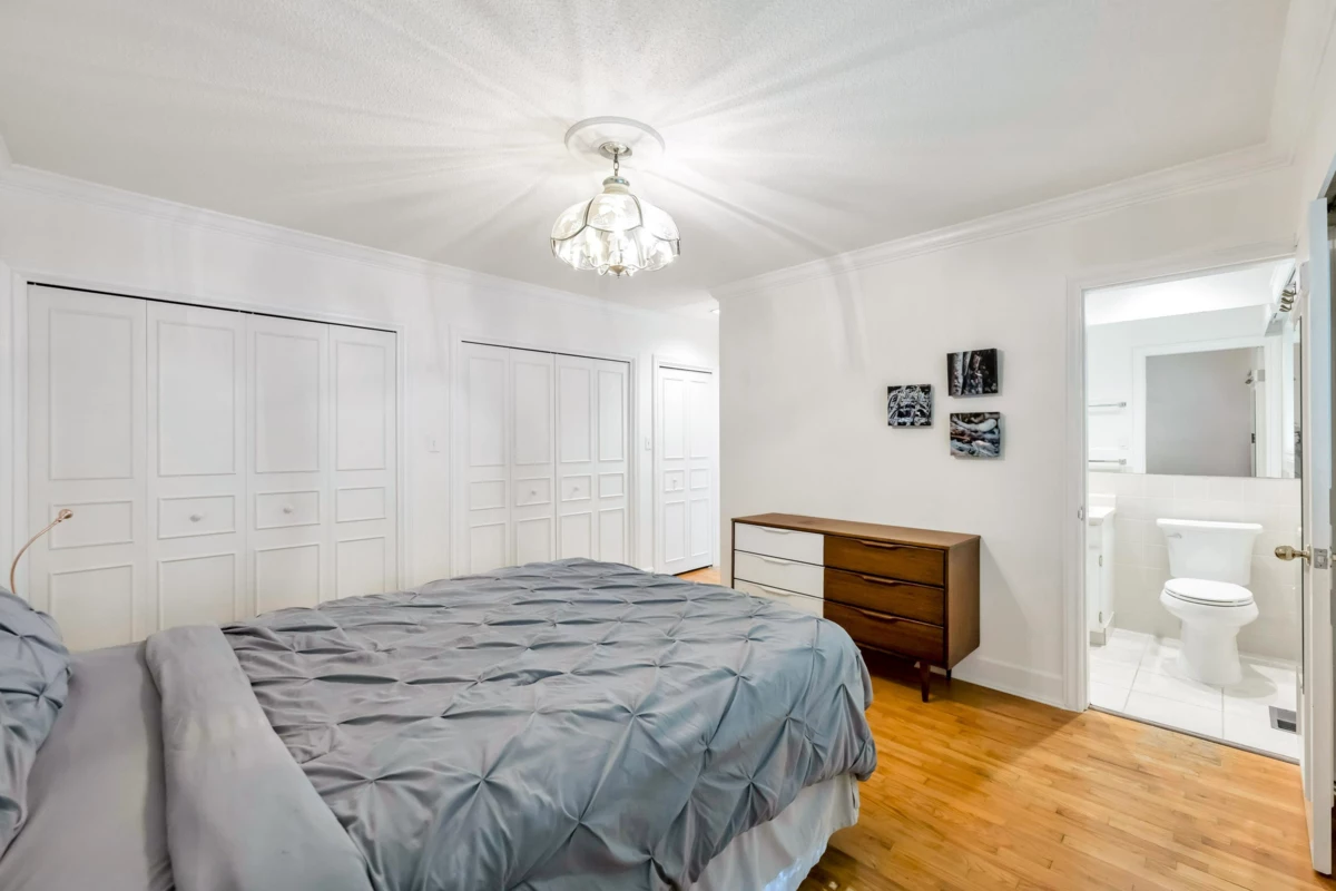 Office / Den Photo of 5560 Greenleaf Road, West Vancouver, BC