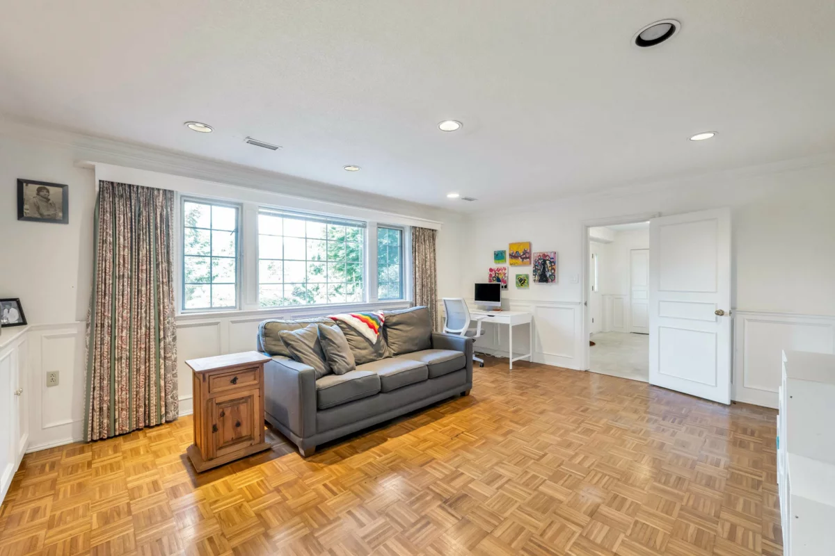 Outdoor Patio Photo of 5560 Greenleaf Road, West Vancouver, BC