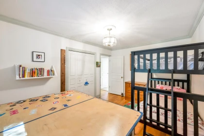 Hallway Photo of 5560 Greenleaf Road, West Vancouver, BC