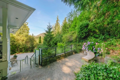 Hot Tub / Spa Photo of 5560 Greenleaf Road, West Vancouver, BC