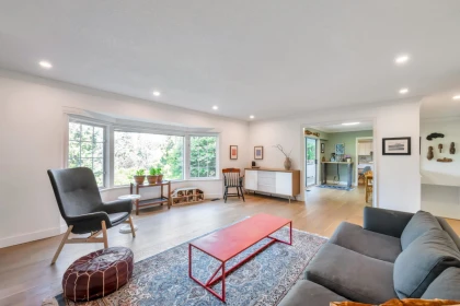 Kitchen Photo of 5560 Greenleaf Road, West Vancouver, BC