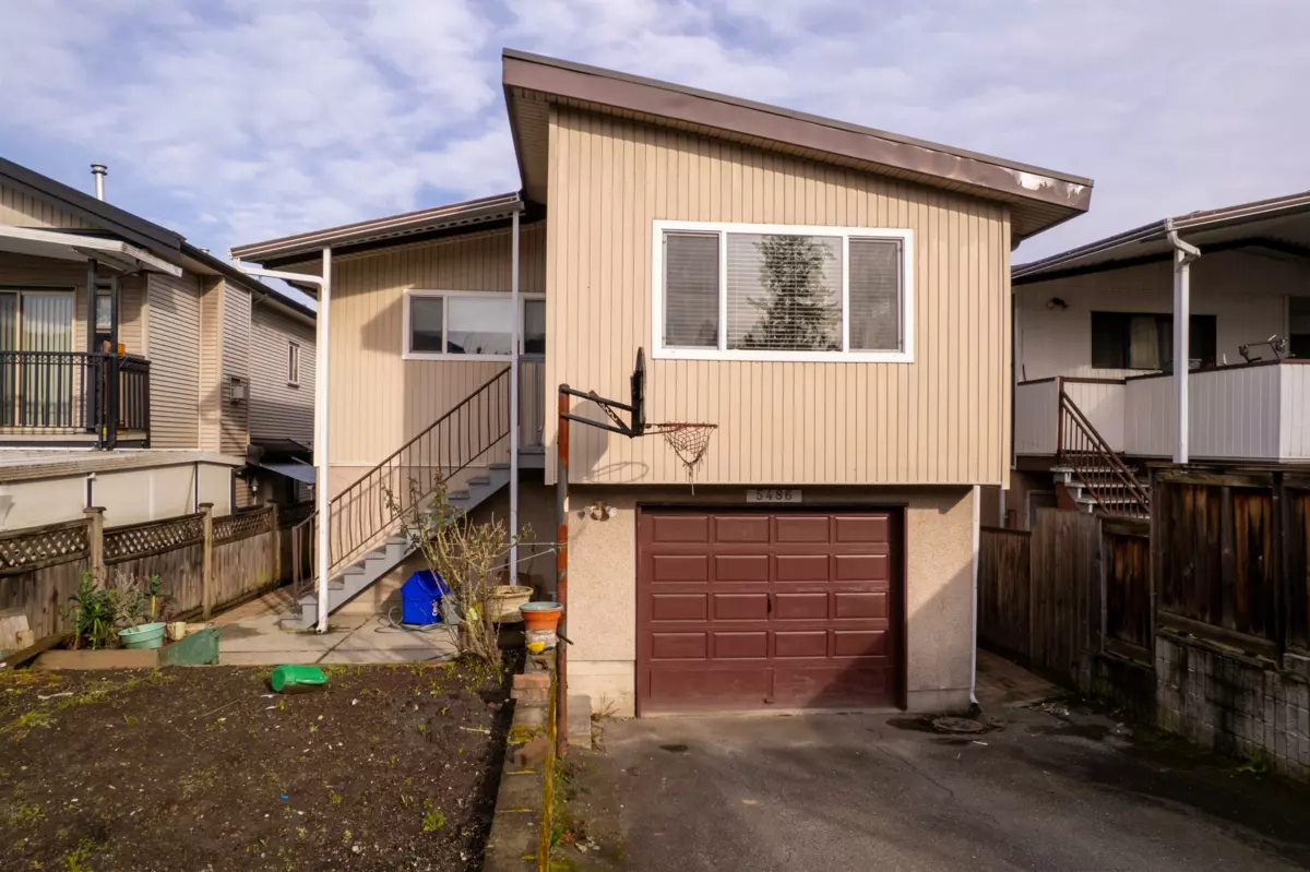 Guest Bathroom Photo of 5486 Manor Street, Burnaby, BC