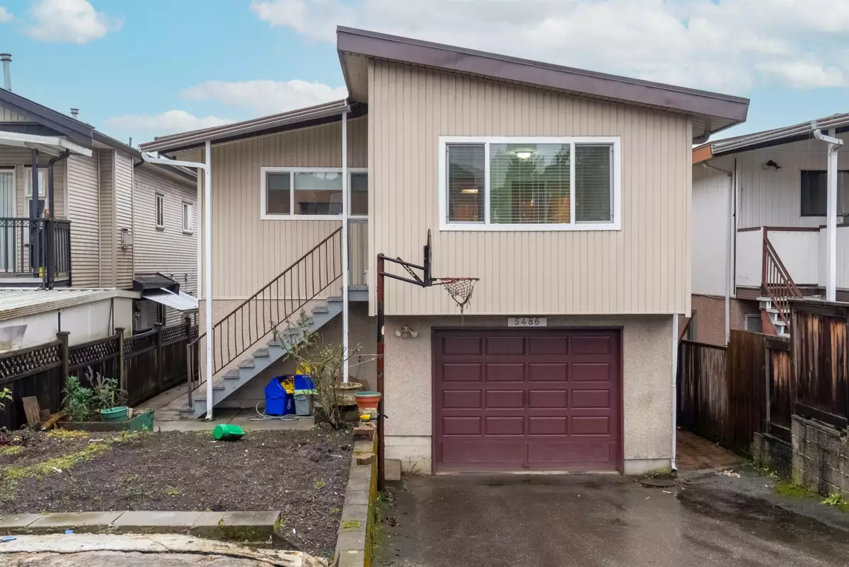 Hallway Photo of 5486 Manor Street, Burnaby, BC