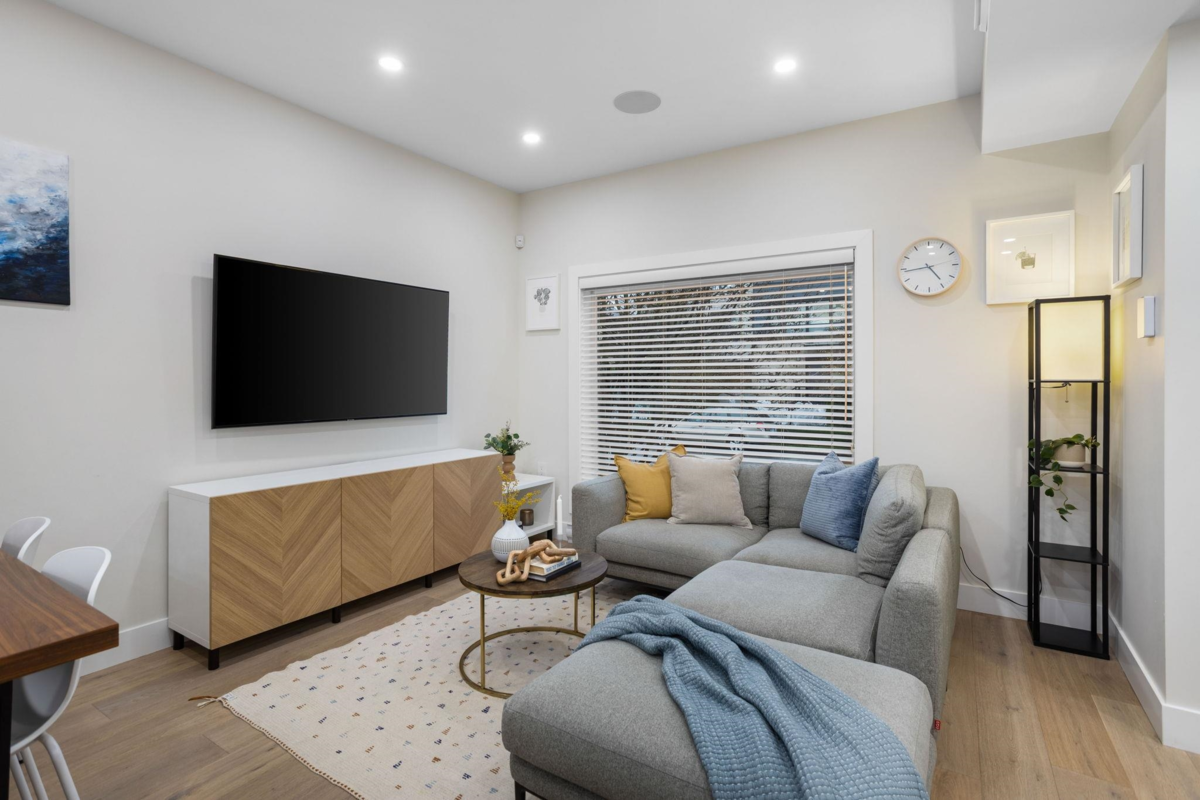 Family Room Photo of 3187 Prince Edward Street, Vancouver, BC