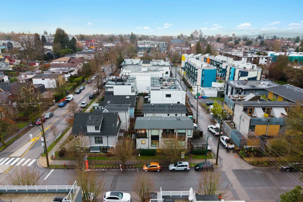 Hallway Photo of 3187 Prince Edward Street, Vancouver, BC