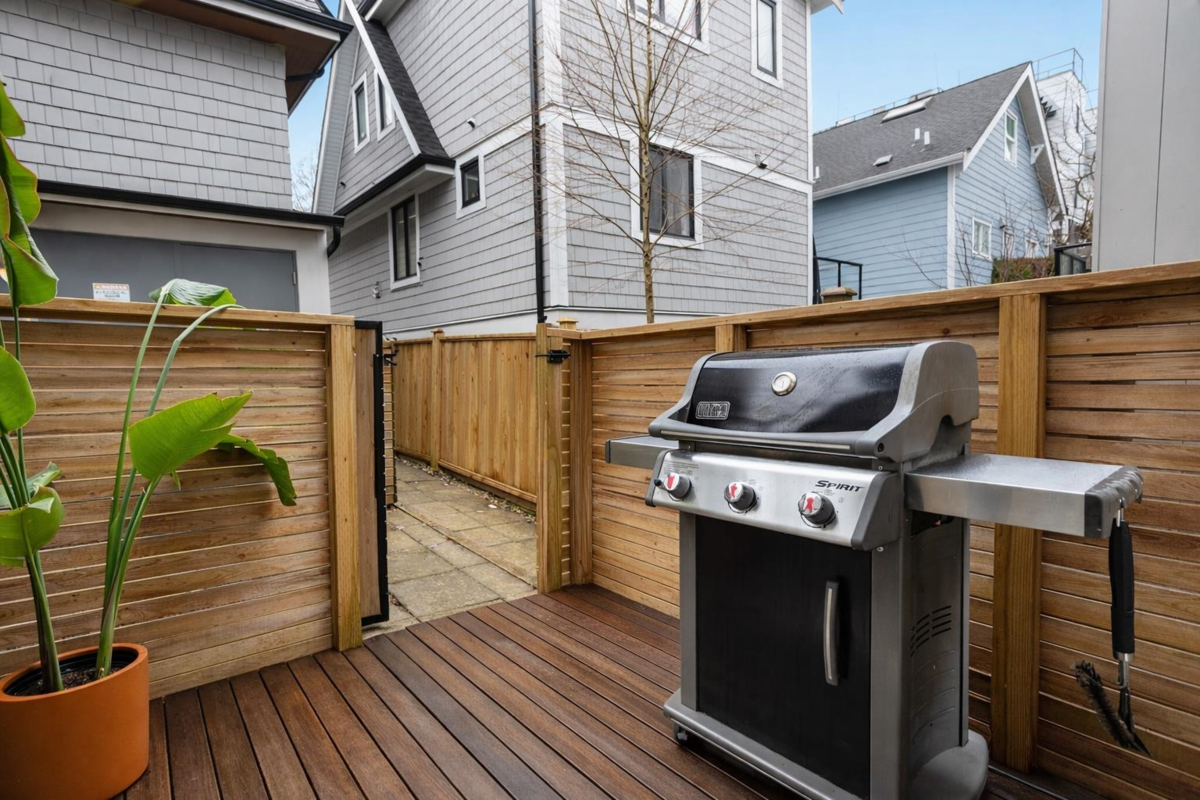 Laundry Room Photo of 3187 Prince Edward Street, Vancouver, BC