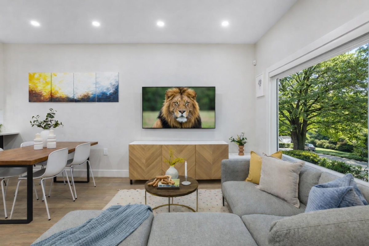 Living Room Photo of 3187 Prince Edward Street, Vancouver, BC