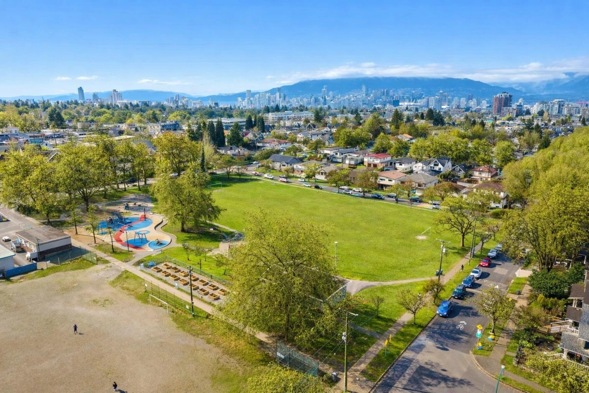 Outdoor Deck Photo of 3187 Prince Edward Street, Vancouver, BC