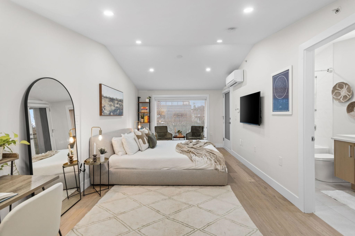 Primary Bathroom Photo of 3187 Prince Edward Street, Vancouver, BC