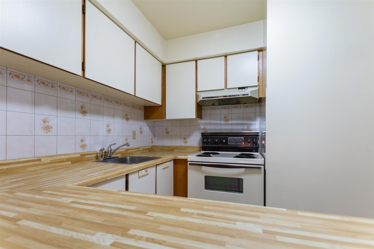 Kitchen Island Photo of 219 8460 Ackroyd Road, Richmond, BC