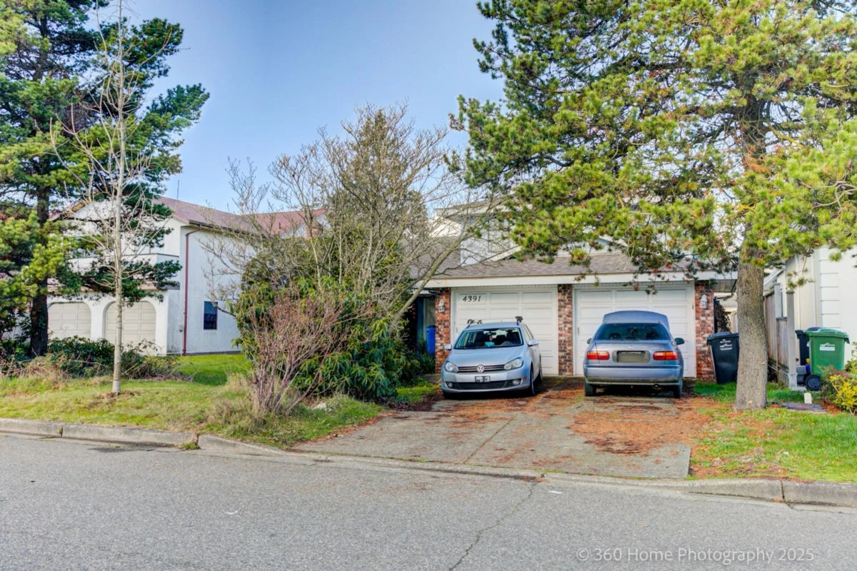Kitchen Photo of 4391 Deerfield Crescent, Richmond, BC